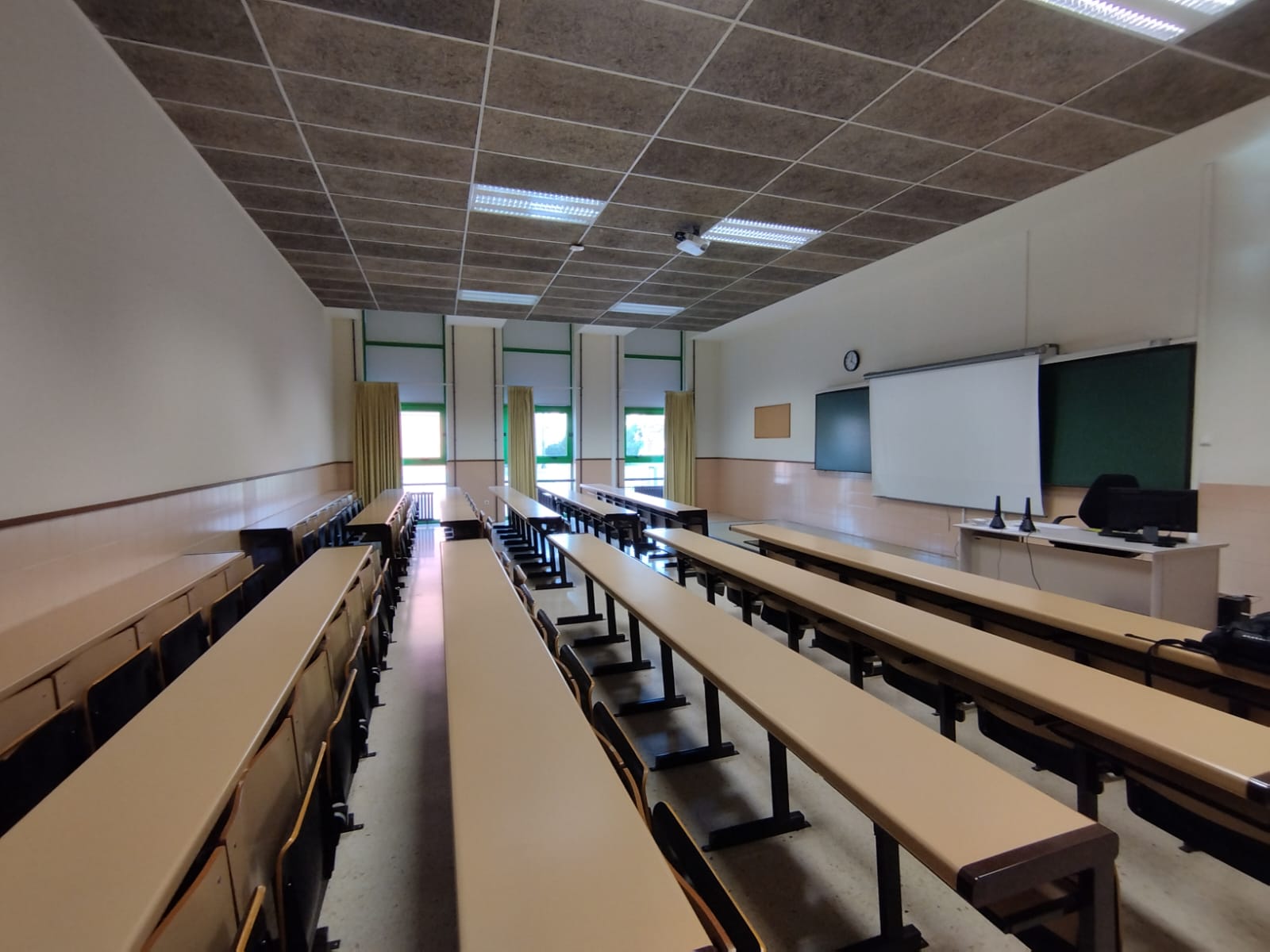 Sala 1 - Sala de conferencias